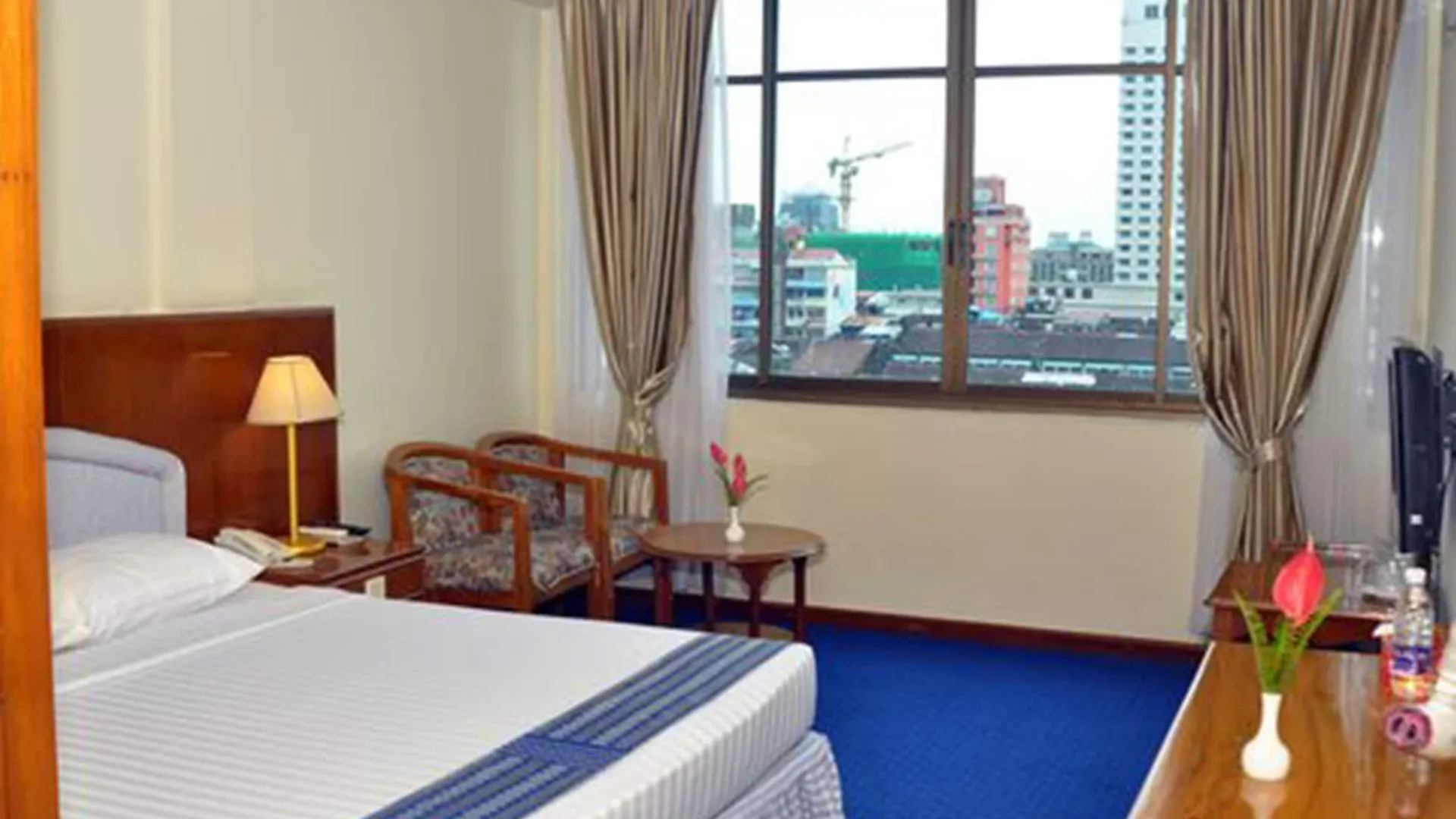 Panorama Hotel Yangon 3*,
